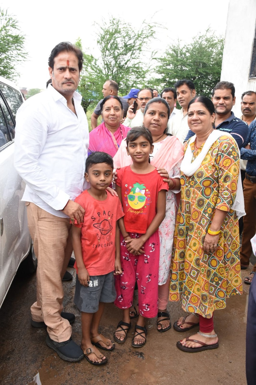 बाल गंगाधर तिलक वार्ड क्रमांक 18 में सड़क निर्माण एवं गार्डन में हुआ भूमि पूजन