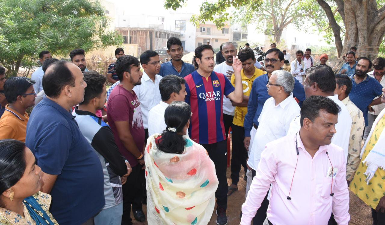 आमजनों की समस्या मेरी समस्या - विकास उपाध्याय