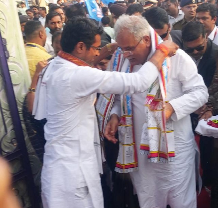 रोजगार छीनने वालों को पच नहीं रही ग्रामीण महिलाओं को आत्मनिर्भर बनाने वाली योजनाएं