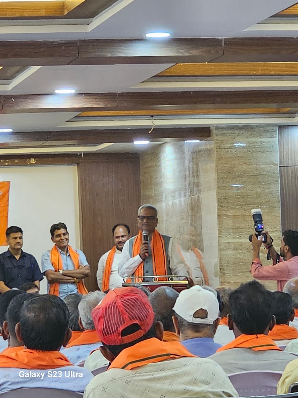  वरिष्ठ कार्यकर्ता सम्मेलन में बोले कार्यकर्ता केंद्र की मोदी सरकार के कामों को अपना बताकर झूठा श्रेय लेते हैं भूपेश बघेल