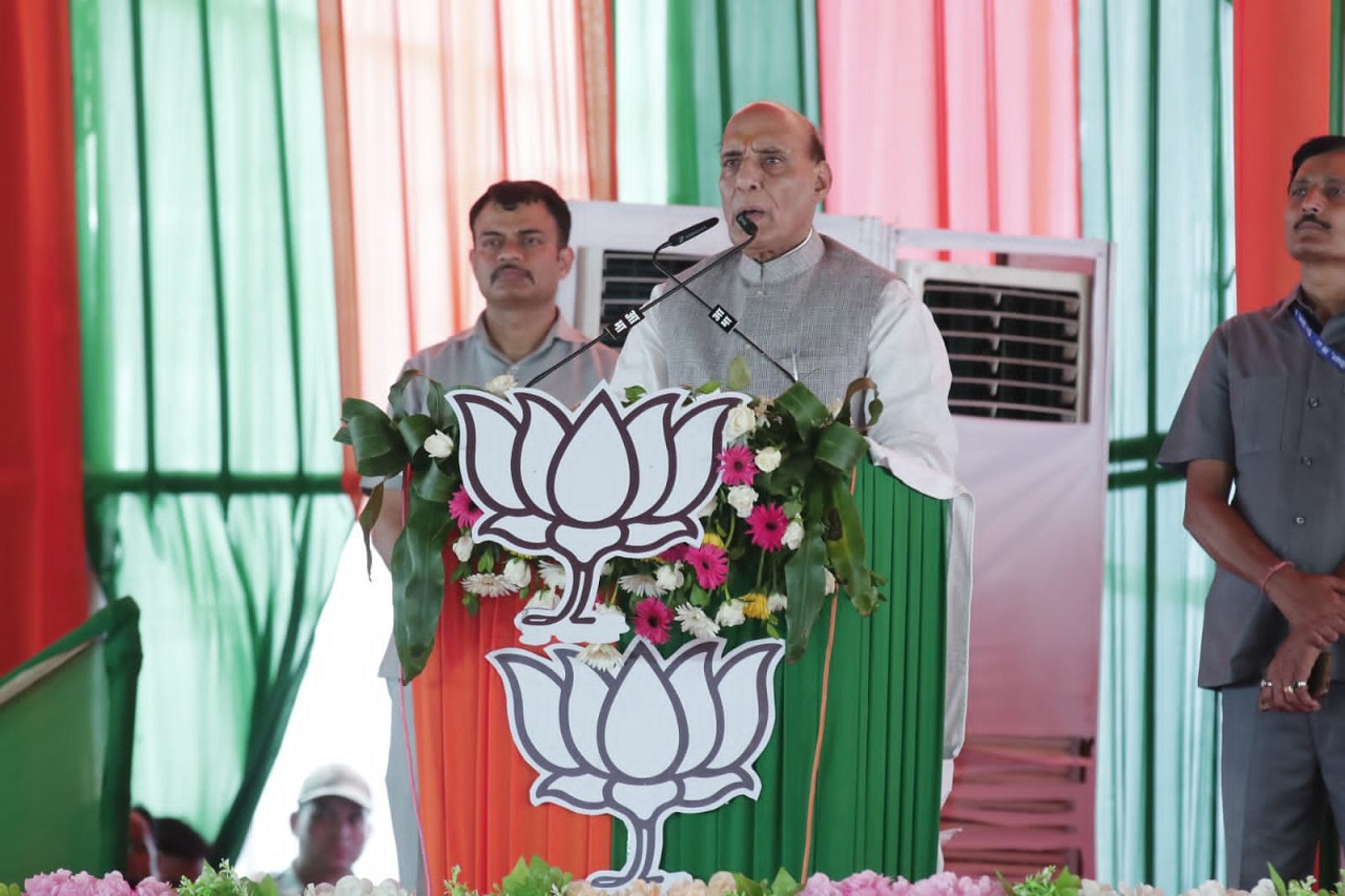 क्रांतिकारी और युग परिवर्तनकारी नींव रखी है मोदी जी ने : राजनाथ सिंह