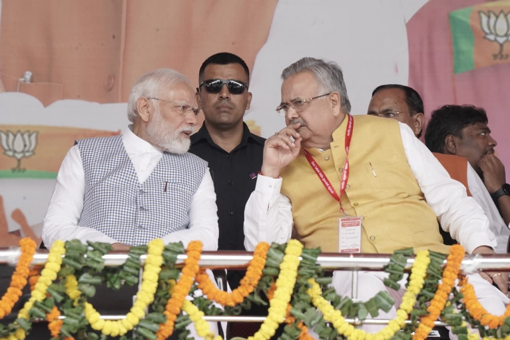 दुनिया में देश का मान सम्मान बढ़ाने वाले प्रधानमंत्री नरेंद्र मोदी का छत्तीसगढ़ की पावन धरा पर स्वागत है: पूर्व मुख्यमंत्री डॉ. रमन सिंह