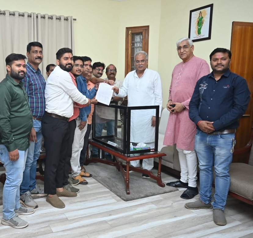 मुख्यमंत्री श्री भूपेश बघेल से छत्तीसगढ़ प्रदेश स्वास्थ्य कर्मचारी संघ के प्रतिनिधिमंडल ने की मुलाकात