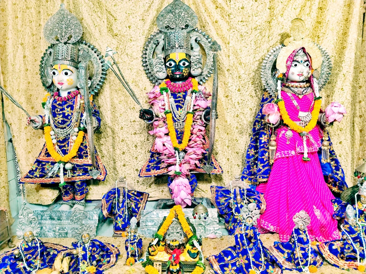 ????श्री रामचन्द्र,राधाकृष्ण, जी का एकादशी श्रृंगार दर्शन,???? जैतु साव मठ पुरानी बस्ती रायपुर