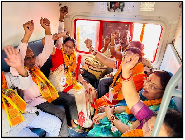 &lsquo;&lsquo;रामकाज किन्हें बिनु मोहि कहां विश्राम&lsquo;&lsquo;, श्रीरामलला दर्शन योजना के पहले जत्थे को मुख्यमंत्री श्री साय ने किया रवाना