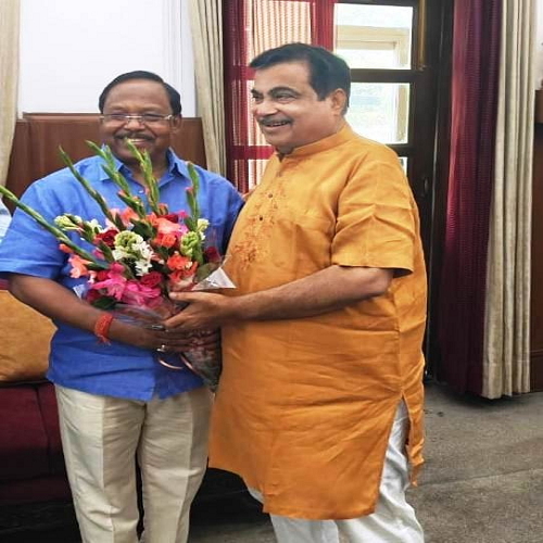 कृषि मंत्री राम विचार नेताम ने नवनिर्वाचित केंद्रीय मंत्री नितिन गडकरी से की सौजन्य मुलाकात