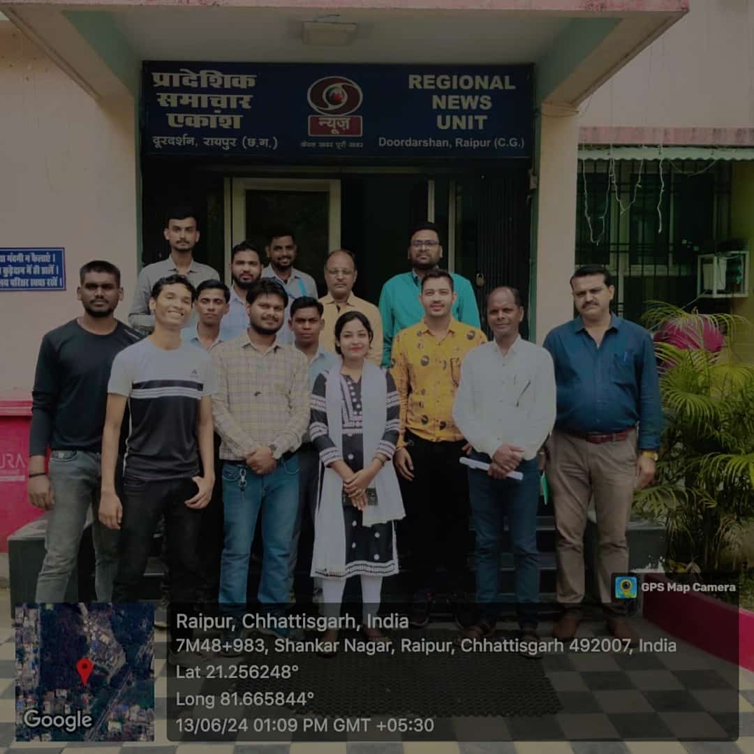 पत्रकारिता के छात्र-छात्राओं ने दूरदर्शन रायपुर में व्यवहारिक जानकारी प्राप्त की