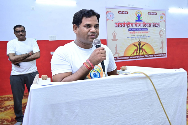 स्वस्थ तन-मन के लिए योग की सभी क्रियाओं को जीवन में उतारें: विधायक श्री मरपची