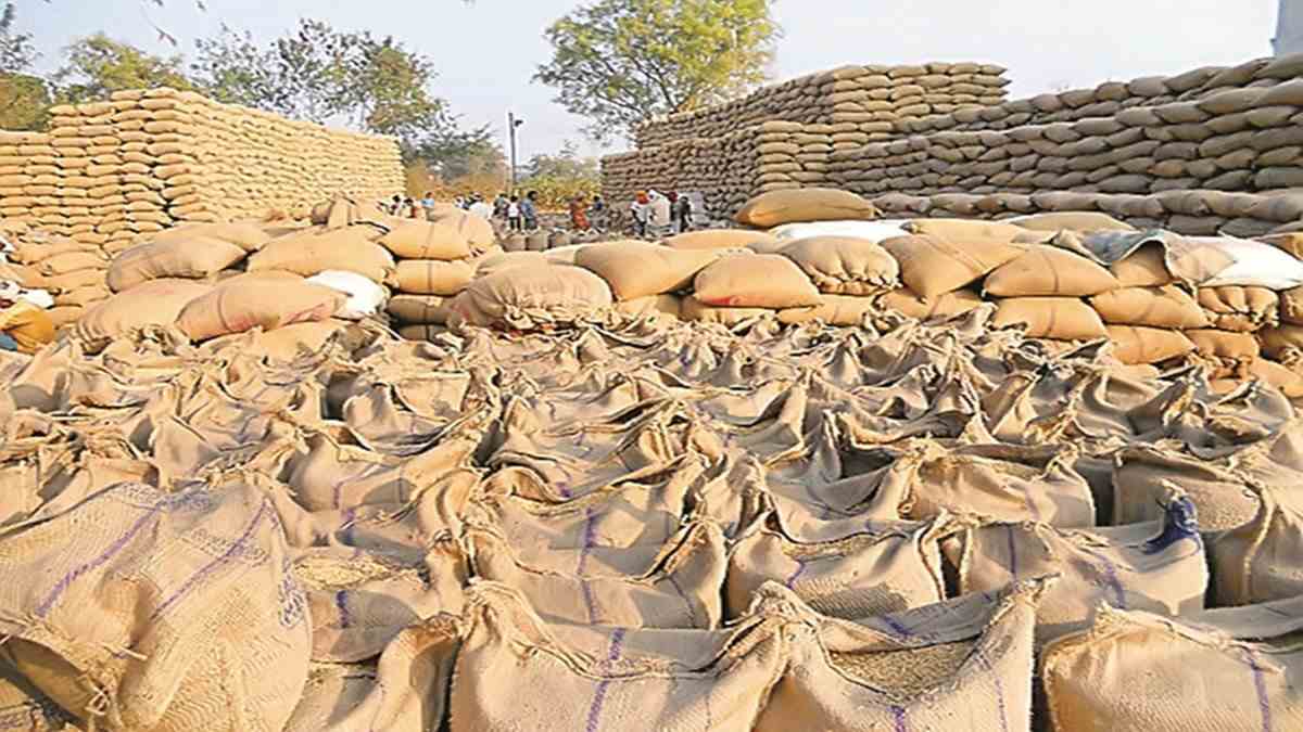 CG NEWS : खरीदी केंद्र से 249 क्विंटल का धान गायब, समिति प्रबंधक को नोटिस जारी