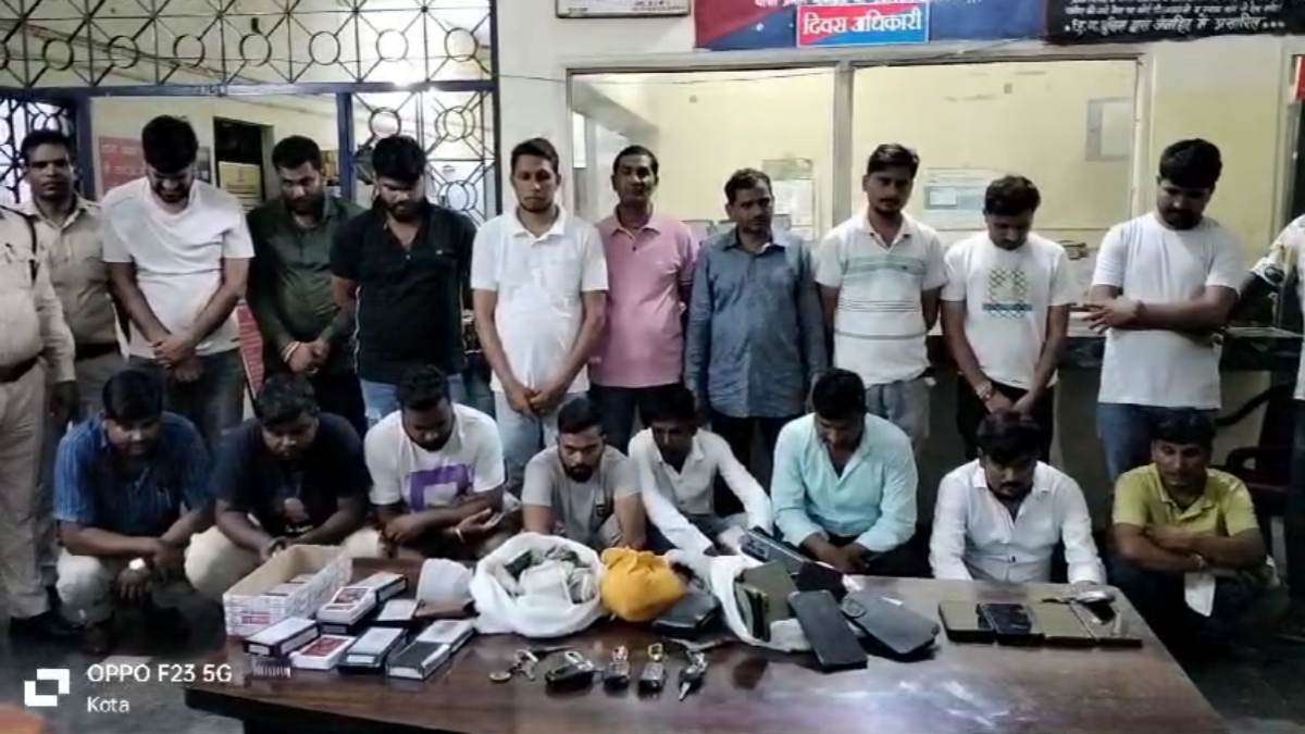 जुआरियों पर पुलिस की बड़ी कार्रवाई, छापेमारी में पार्षद और जनपद सदस्य समेत 22 आरोपी गिरफ्तार, लाखों नगदी और 7 कारें जब्त