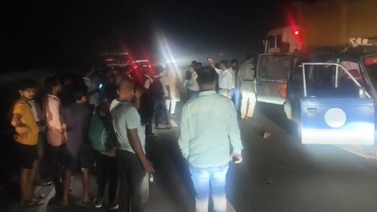 सड़क हादसे में घायल को देख स्वास्थ्य मंत्री जायसवाल ने रुकवाया काफिला, मदद के लिए भेजा अस्पताल लेकिन नहीं बच सकी जान