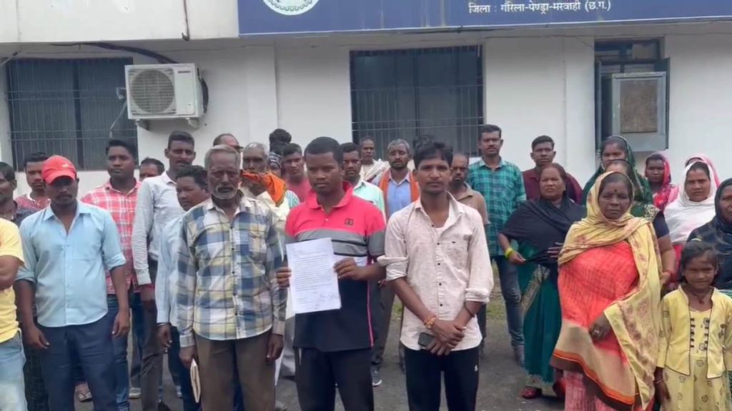 CG NEWS : 20 में बेचता है 17 रुपये का शक्कर&hellip; ग्रामीणों ने उचित मूल्य दुकान के विक्रेता के खिलाफ लगाई कलेक्टर से गुहार