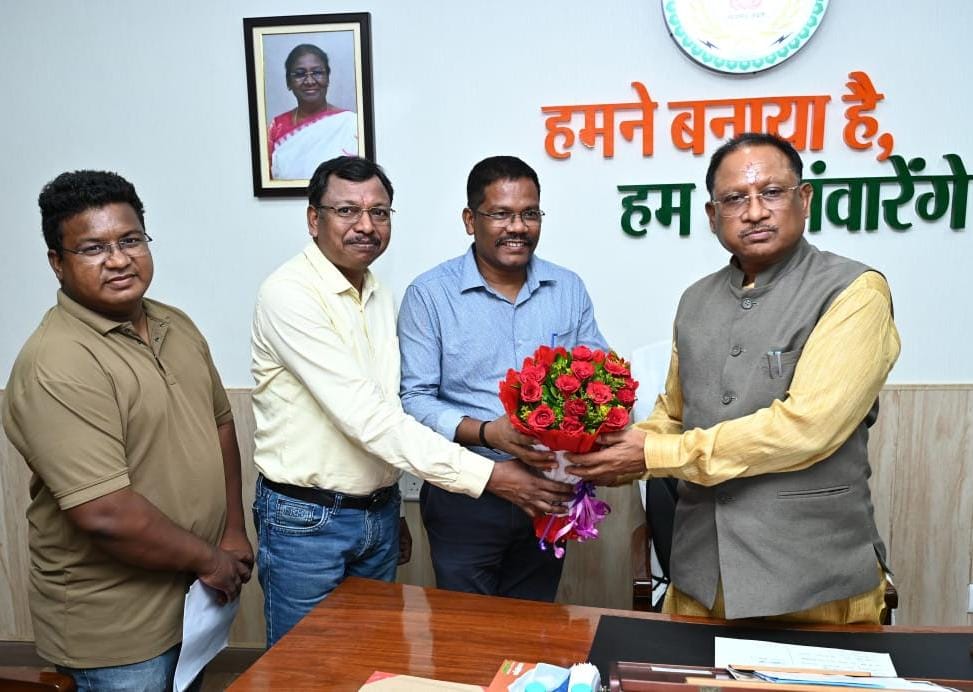 रायपुर : मुख्यमंत्री श्री विष्णु देव साय से कंवर समाज के प्रतिनिधि मंडल ने की सौजन्य मुलाकात