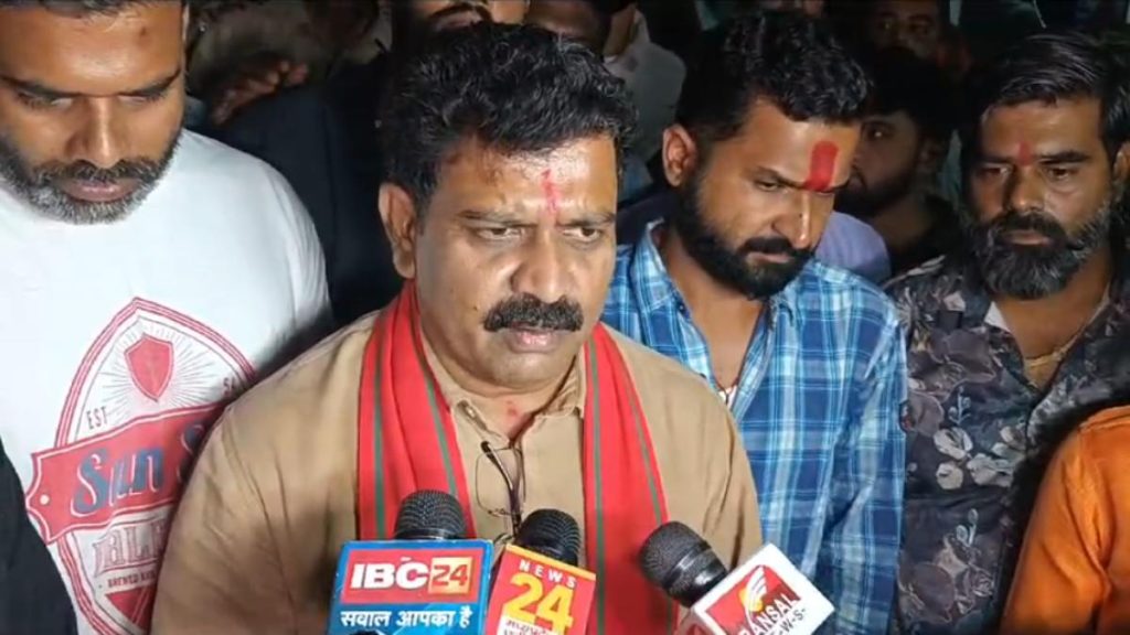 डिप्टी सीएम से मिले ​गणेश उत्सव समितियों के पदाधिकारी, विजय शर्मा ने कहा- हाईकोर्ट के दिशा-निर्देशों का हो पालन