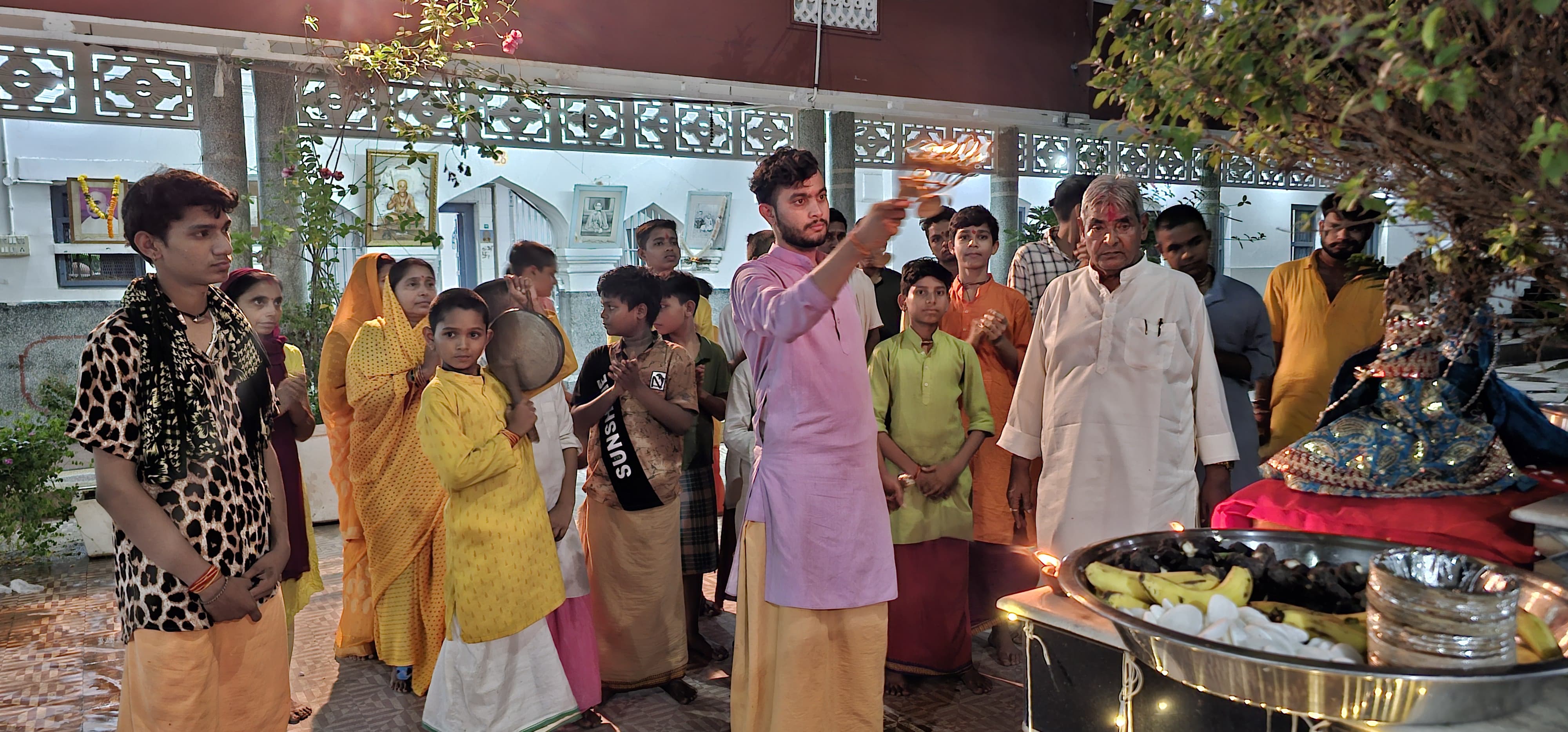 जैतुसाव मठ मे हर्षोउल्लास के साथ मनाया गया शरद पूर्णिमा 