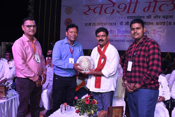 हमें अपने देश में उत्पादित वस्तुओं पर गर्व करना चाहिए&ndash;उपमुख्यमंत्री श्री विजय शर्मा कबीरधाम में आयोजित स्वदेशी मेला में हुए शामिल