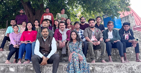 पत्रकारिता के छात्र-छात्राएं शैक्षणिक भ्रमण पर बार नवापारा अभ्यारण का किया भ्रमण