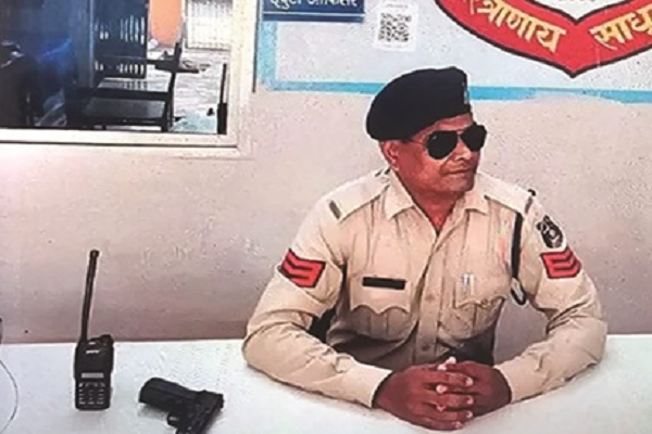 भिलाई में प्रधान आरक्षक दस हजार रूप्ये घूस लेते रंगे हाथों गिरफ्तार