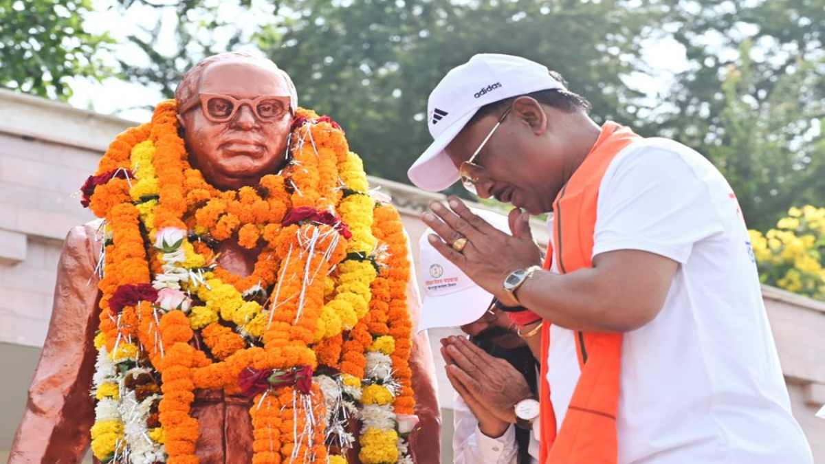 रायपुर में निकली संविधान पदयात्रा : सीएम साय ने कांग्रेस पर साधा निशाना, कहा &ndash; अपने स्वार्थ के लिए कांग्रेस ने संविधान के साथ किया खिलवाड़