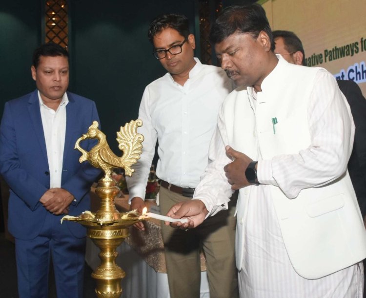 मुख्यमंत्री की पहल पर छत्तीसगढ़ राज्य ने तैयार की इकोरेस्टोरेशन पॉलिसी, राज्य में जल्द लागू होगी यह पॉलिसी, छत्तीसगढ़ होगा देश का दूसरा राज्य, &lsquo;क्लाइमेट रेसिलिएंट छत्तीसगढ़ हरित और सशक्त भविष्य की ओर&rsquo; विषय पर आयोजित कार्यशाला में वन मंत्री और वित्त मंत्री हुए शामिल