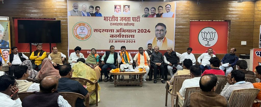 निकाय प्रमुखों के प्रत्यक्ष चुनाव का फैसला लोकतंत्र की जीत : श्रीवास्तव