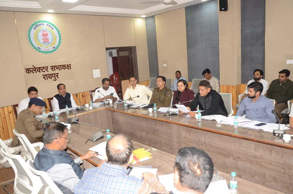 यातायात दुरुस्त करने कलेक्टर ने ली समीक्षा बैठक