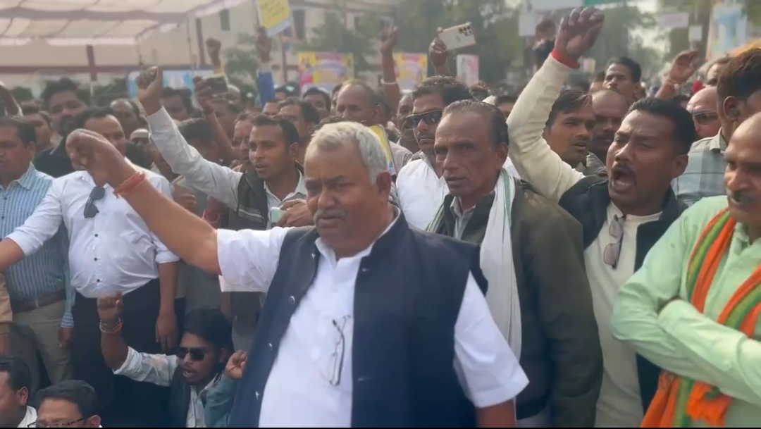 आरक्षण में कटौती को लेकर ओबीसी महासभा ने किया चक्का जाम&rdquo; तहसीलदार को सौंपा ज्ञापन&hellip;.