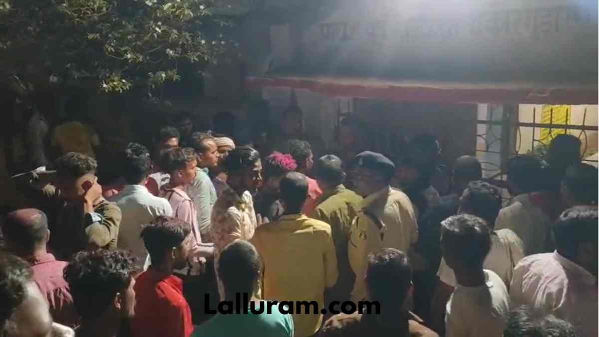 पंचायत चुनाव में बवाल : जीते प्रत्याशी की हार और हारे प्रत्याशी की जीत घोषित करने पर ग्रामीणों का हंगामा, गांव में गहमागहमी, भारी संख्या में पुलिस बल तैनात