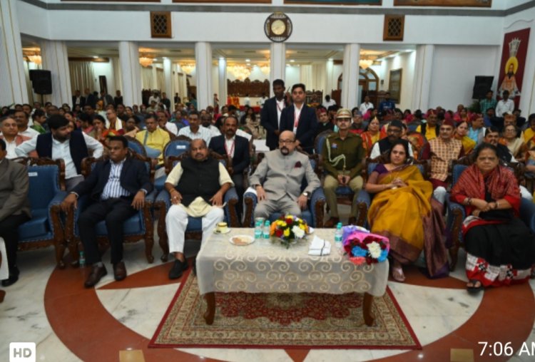 छत्तीसगढ़ राजभवन मे एक भारत श्रेष्ठ भारत का हुआ भव्य आयोजन,,,छह राज्यों के स्थापना दिवस पर सांस्कृतिक संगम,, विधायक पुरंदर मिश्रा अपनी धर्मपत्नी के साथ हुए शामिल*