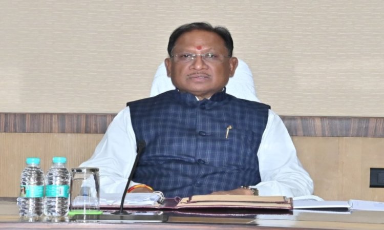 सुशासन तिहार: मुख्यमंत्री विष्णु देव साय ने पीएम जनमन के हितग्राही को सौंपी खुशियों की चाबी