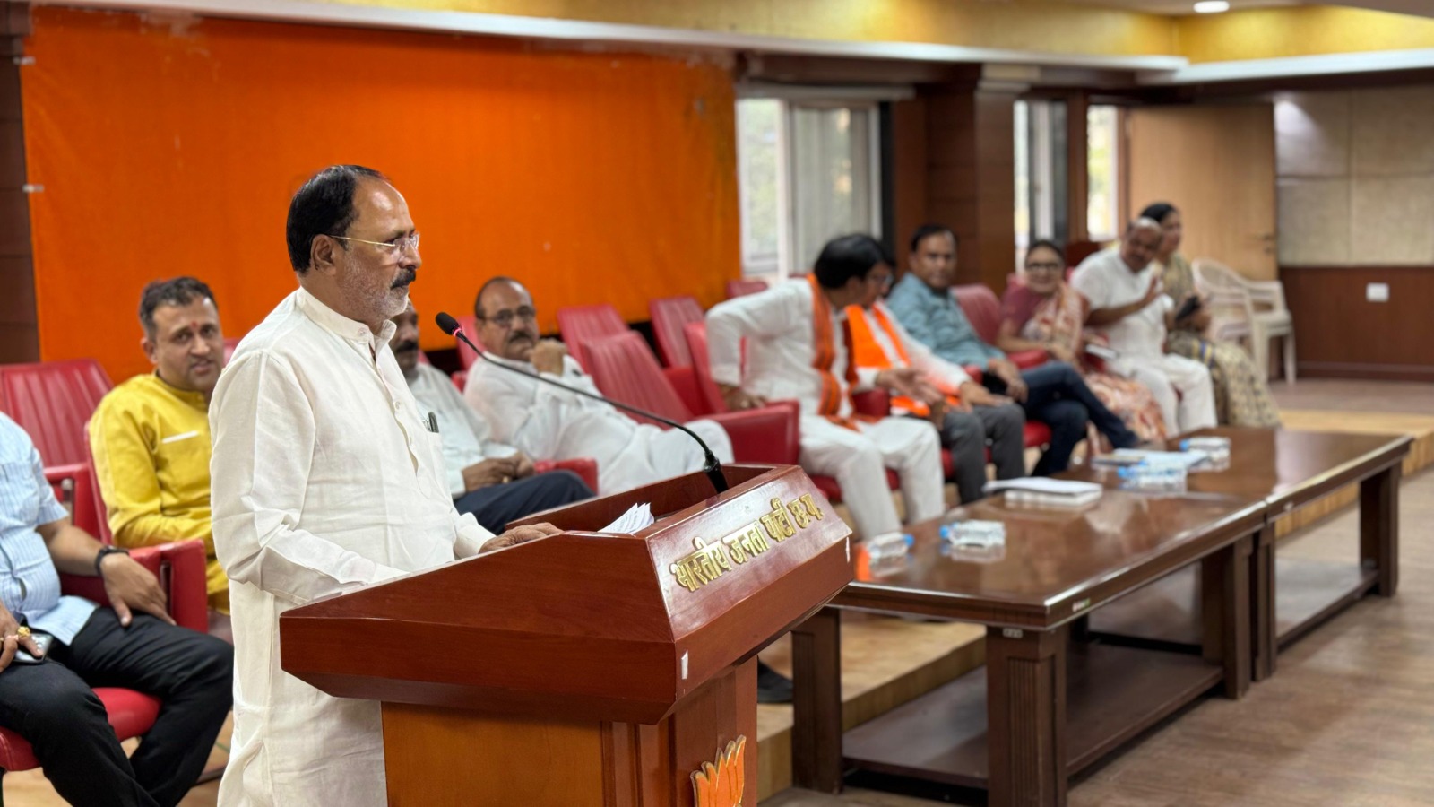 मोदी सरकार के 12 वर्ष पूर्ण होने पर विभिन्न कार्यक्रमों का आयोजन आज रायपुर जिले की आगामी कार्यक्रमों को लेकर एकात्म परिसर जिला कार्यालय रायपुर में महतवपूर्ण बैठक.