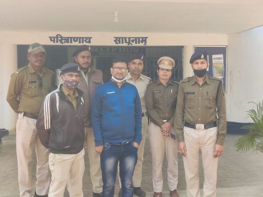 कोरिया| दसवीं की छात्रा को गुरूजी करते थे अश्लील मैसेज, डरी छात्रा ने माँ को बताई पूरी कहानी 24 घण्टे के भीतर गुरूजी को बैकुंठपुर पुलिस ने किया सलाखों के पीछे…