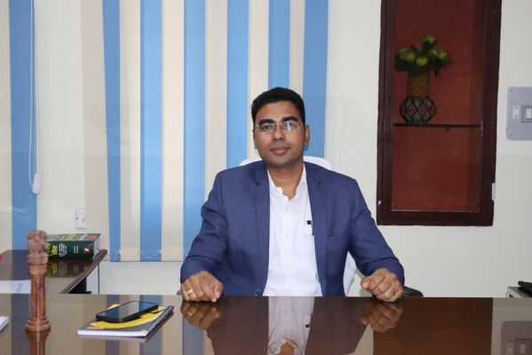 कोरिया: कलेक्टर ने जिला अधिकारियों और विभागीय मैदानी अमले को लोकहित में गंभीरता से कार्य करने के दिए निर्देश... 