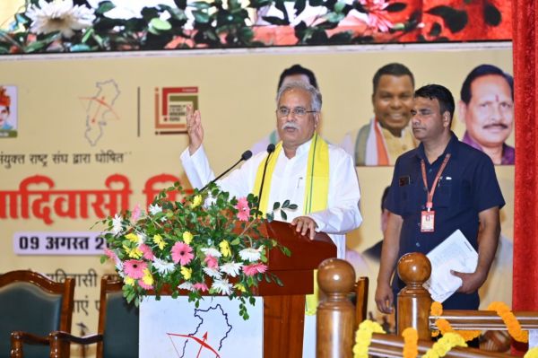 विश्व आदिवासी दिवस के अवसर पर सर्व आदिवासी समाज के कार्यक्रम में उपस्थित रहे मुख्यमंत्री*