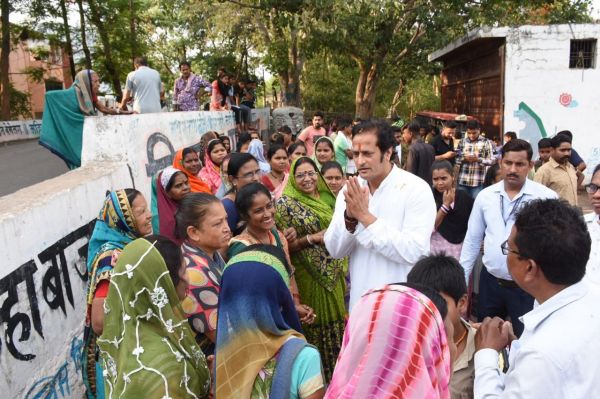 वार्ड क्र.38 अन्तर्गत सारथी पारा में सारथी समाज हेतु 10.00 लाख रूपये से स्वीकृत भवन निर्माण कार्य का भूमि पूजन