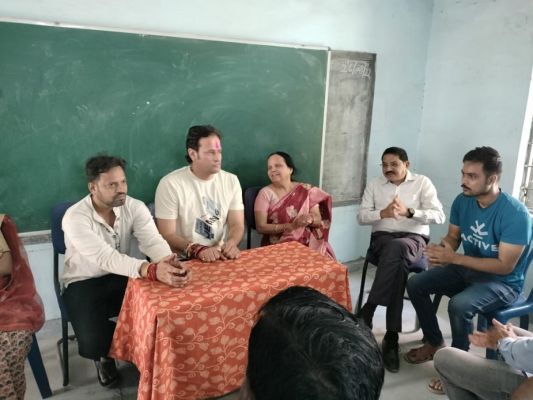 विधायक विकास उपाध्याय द्वारा शासकीय उच्चतर माध्यमिक शाला बढ़ई पारा में किया गया अतिरिक्त कक्ष निर्माण कार्य का भूमि पूजन