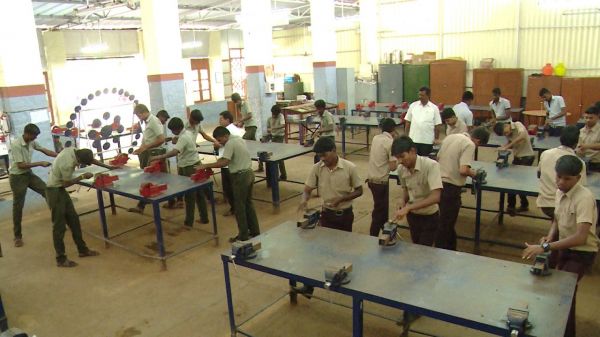 &ldquo;आत्मनिर्भर राष्ट्र निर्माण की दिशा में अग्रसर दक्षिण पूर्व मध्य रेलवे&rdquo;