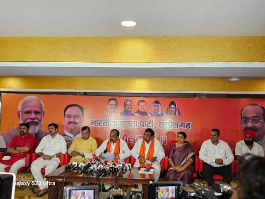 मोदी जी के नेतृत्व में देश ,पॉलिसी पैरालिसिस से डिसाइसिव पॉलिसी और अर्थव्यवस्था फ्रेजाइल फाइल से 5 से टॉप 5 तक पहुंची