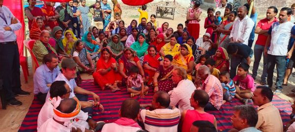 जनसंपर्क के दौरान जनता से मिल रहा प्यार, आशीर्वाद, स्नेह एवं सुझाव