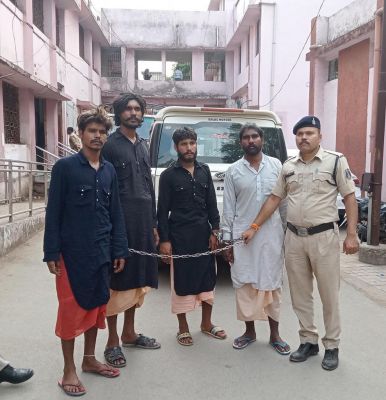 देशभर में घुम-घुम कर लोगों को अपने झांसे में लेकर फर्जी साधू बनकर ठगी करने वाले पंजाब के 04 अंतर्राज्यीय आरोपी गिरफ्तार