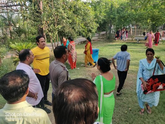 *ठक्कर बापा वार्ड क्रमांक 17 स्थित गार्डन एवं वार्ड के कार्यों की समीक्षा कर आम जनमानस से हुए रूबरू - विकास उपाध्याय