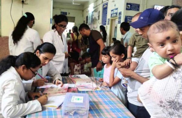 *आयुर्वेद महाविद्यालय चिकित्सालय में 1012 बच्चों का कराया गया स्वर्णप्राशन*