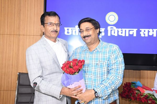 अपर सचिव श्री राजेन्द्र कुमार बोरकर को सेवानिवृत्ति पर विधान सभा सचिवालय द्वारा भावभीनी बिदाई.