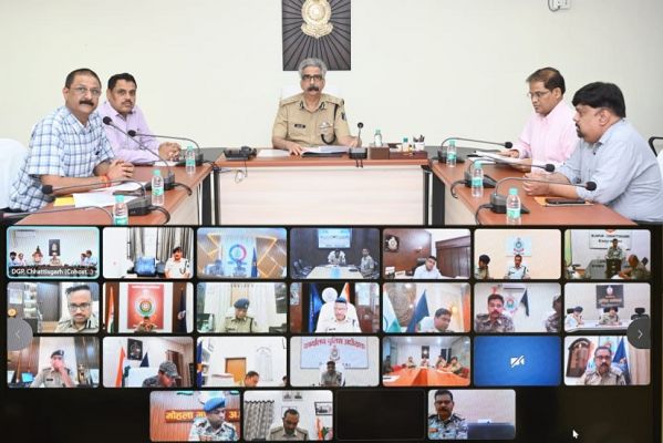 पुलिस महानिदेशक द्वारा प्रदेश के सभी जिलों के कानून व्यवस्था की समीक्षा