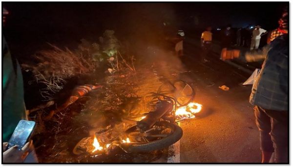 जशपुर: सड़क हादसे में 4 युवकों की मौत, एक युवक गंभीर रूप से घायल