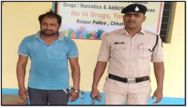 अभनपुर: महिला और नाबालिग बेटी से छेड़छाड़ के मामले में आरोपी की गिरफ्तारी