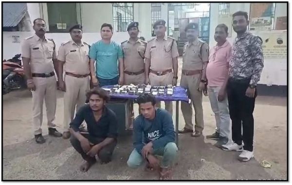 महासमुंद: दो बड़ी चोरियों में आरोपी गिरफ्तार, 14 लाख रुपए और आधार कार्ड बरामद