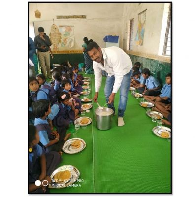 श्रीमती सुनीता लेखु बैस ने भाठापारा में प्रधानमंत्री सुपोषण योजना के अंतर्गत न्योता भोजन का आयोजन किया