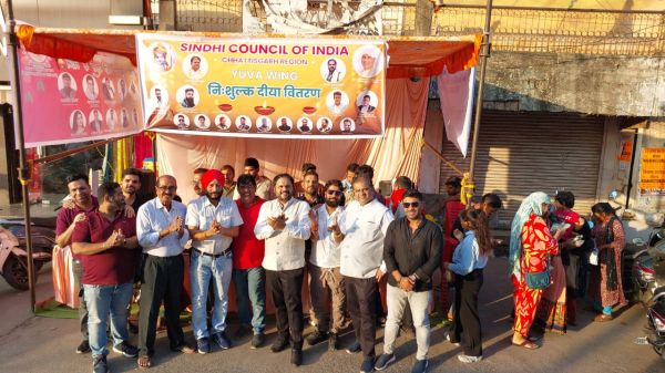 सिंधी काउंसिल का अभियान एक दीया श्रीराम के नाम का पहला दिन पंडरी कपड़ा मार्केट से शुरू 