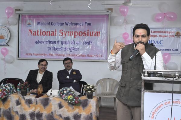 प्रतिभा किसी की मोहताज नहीं होती : प्रोफेसर राम शर्मा